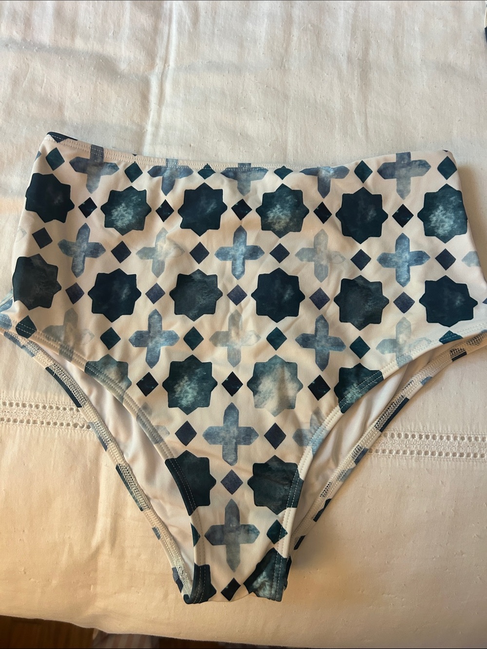 Follow Suit Geometric Blue/Turquoise Swim Bottoms Size Large